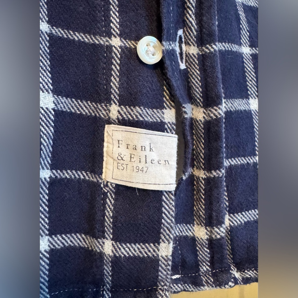 Frank & Eileen Navy and White Checkered Shirt in Style “Barry” Size Small - Picture 3 of 6